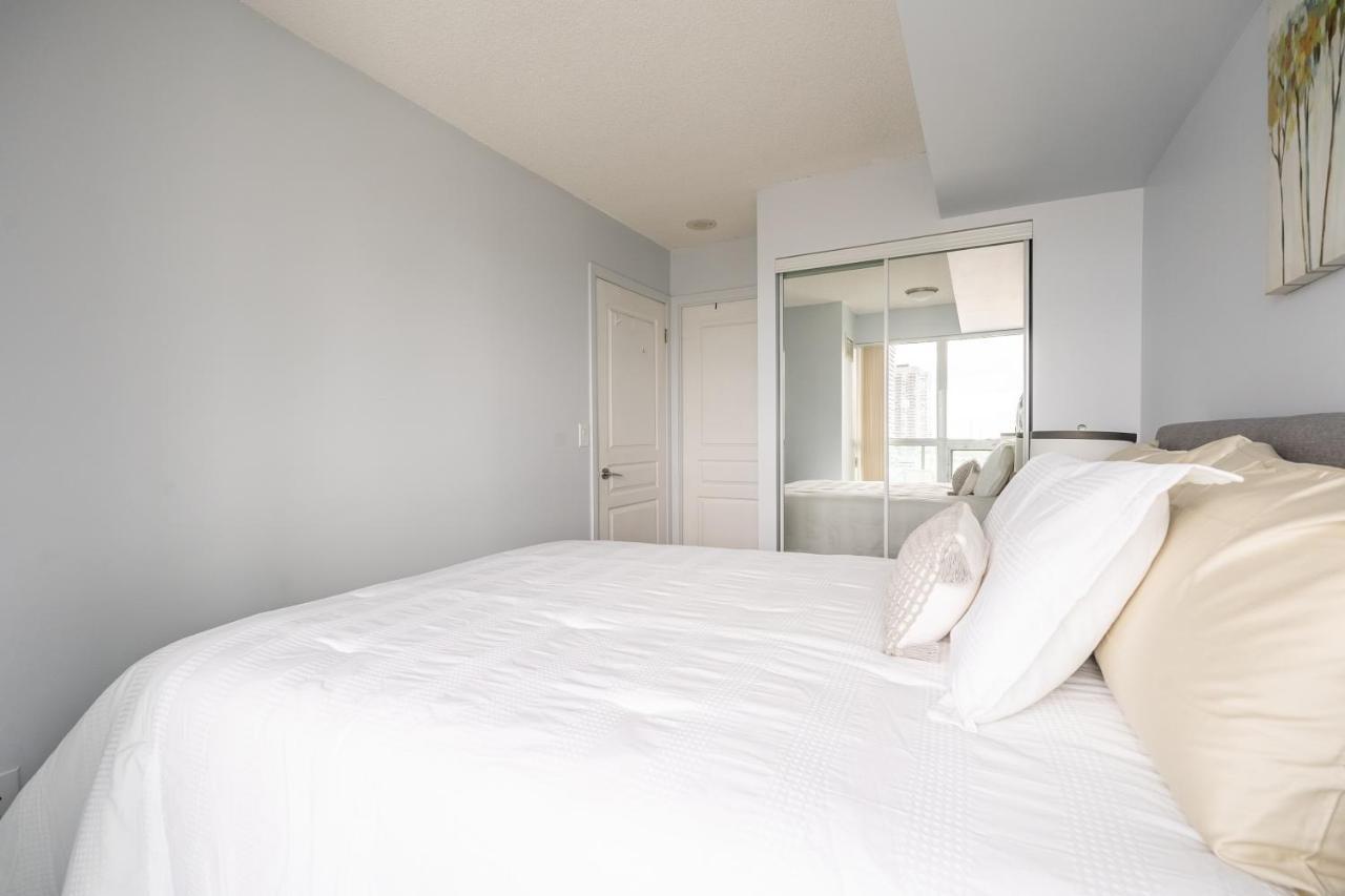 Globalstay Yonge St Condos Τορόντο Εξωτερικό φωτογραφία